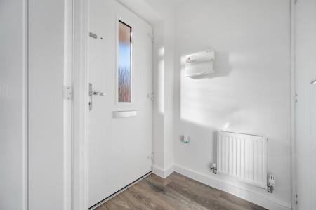 2 bedroom Semi-detached house to let in Newton Abbot Way, Bourne, PE10