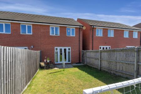 3 bedroom End of terrace house for sale in Taunton Road, Bourne, PE10