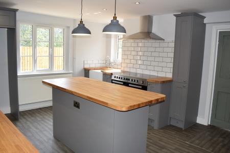 3 bedroom Semi-detached house to let in School Lane, Appleby, DN15