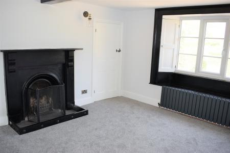 3 bedroom Semi-detached house to let in School Lane, Appleby, DN15