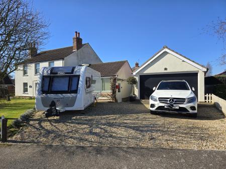 4 bedroom Detached house for sale in Cooks Lane, Nettleton, LN7