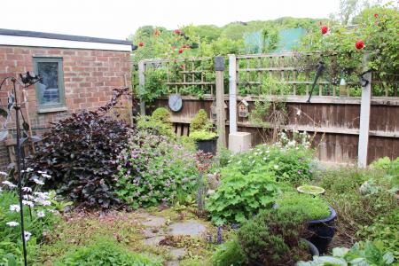 3 bedroom Semi-detached house for sale in Council Villas, Melton Ross, Barnetby, DN38