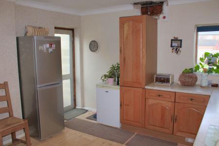 2 bedroom Detached bungalow for sale in George Street, Broughton, DN20