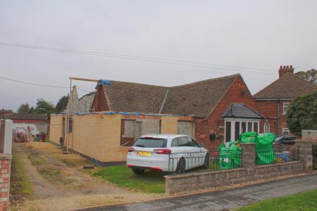 2 bedroom Detached bungalow for sale in George Street, Broughton, DN20