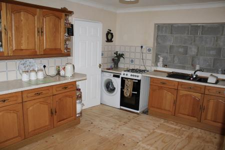 2 bedroom Detached bungalow for sale in George Street, Broughton, DN20