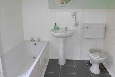 3 bedroom Terraced House for sale in Holme Villas, Wrawby, DN20