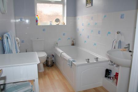 3 bedroom Semi-detached bungalow for sale in Kent Drive, Hibaldstow, DN20