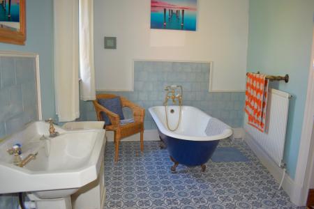 4 bedroom Detached house for sale in Plough Hill, Caistor, LN7