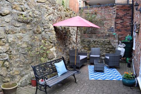 4 bedroom Detached house for sale in Plough Hill, Caistor, LN7