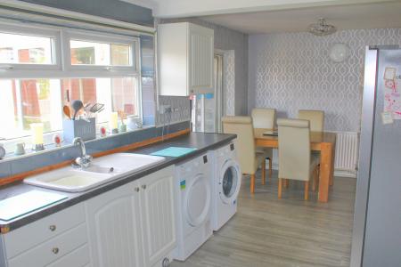 3 bedroom Semi-detached house for sale in South View Avenue, Brigg, Brigg, DN20