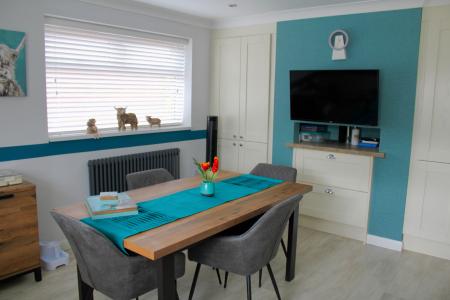 2 bedroom Detached bungalow for sale in South View, Broughton, DN20