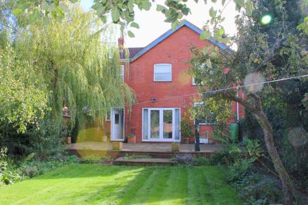 4 bedroom Detached house for sale in St Helens Road, Brigg, DN20