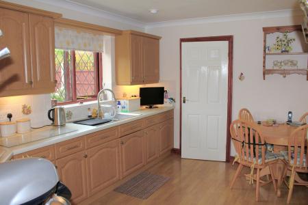 4 bedroom Detached house for sale in Woodland View, Barnetby, DN38