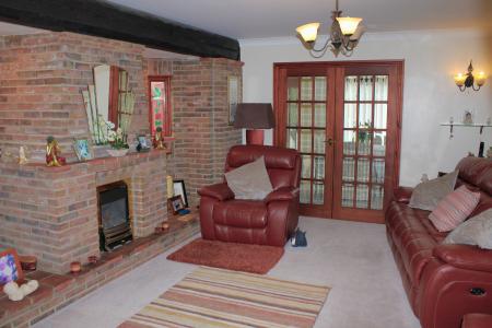 4 bedroom Detached house for sale in Woodland View, Barnetby, DN38