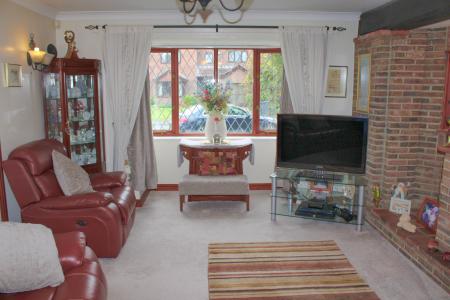 4 bedroom Detached house for sale in Woodland View, Barnetby, DN38