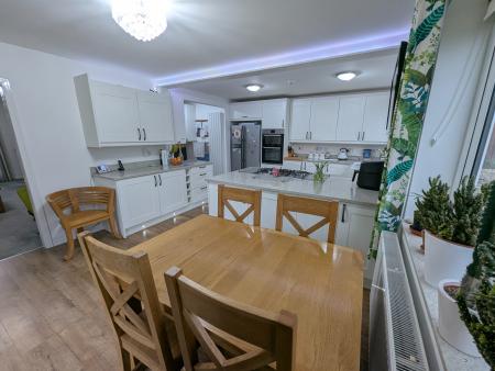 3 bedroom Bungalow for sale in Main Street, Worlaby, DN20