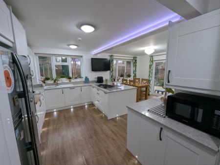 3 bedroom Bungalow for sale in Main Street, Worlaby, DN20