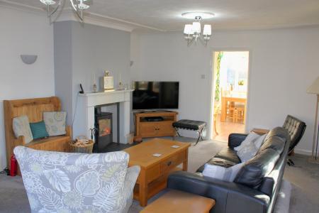 3 bedroom Bungalow for sale in Main Street, Worlaby, DN20