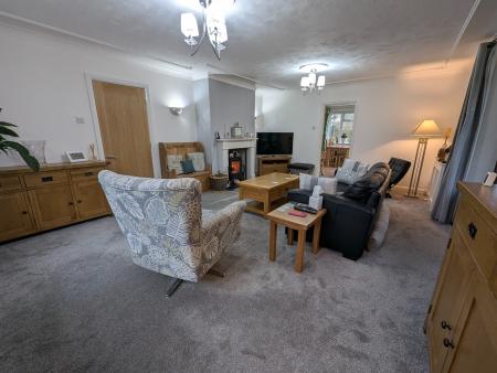 3 bedroom Bungalow for sale in Main Street, Worlaby, DN20