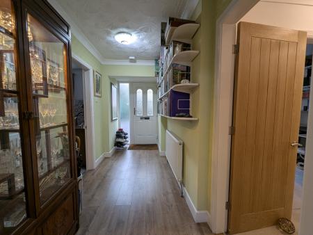 3 bedroom Bungalow for sale in Main Street, Worlaby, DN20