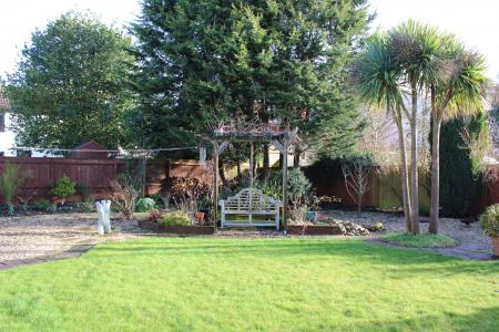 3 bedroom Bungalow for sale in Main Street, Worlaby, DN20