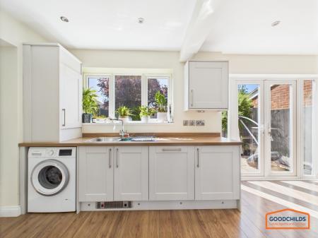 4 bedroom Semi-detached house for sale in Anglesey Road, Brownhills, WS8