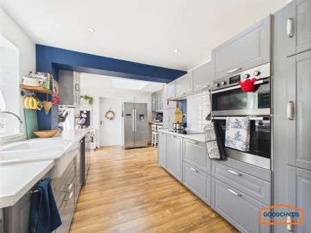 3 bedroom Detached house for sale in Vicarage Road, Brownhills, WS8