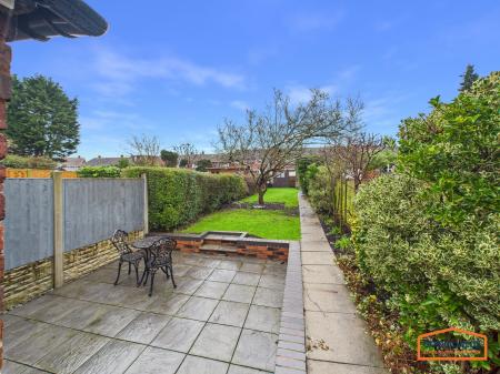 2 bedroom Semi-detached house for sale in Hednesford Road, Brownhills, WS8