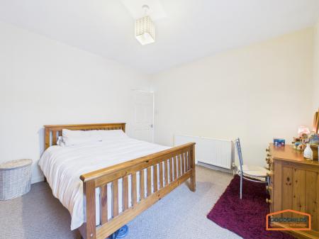 2 bedroom Semi-detached house for sale in Hednesford Road, Brownhills, WS8