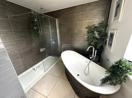 3 bedroom Detached house for sale in Castilla Place, Burton-on-Trent, DE13