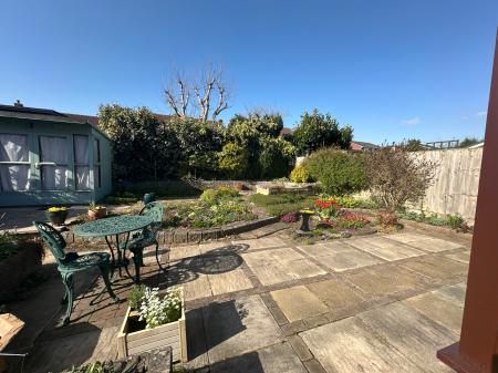 4 bedroom Detached house for sale in Elwyn Close, Stretton, Burton-on-Trent, DE13