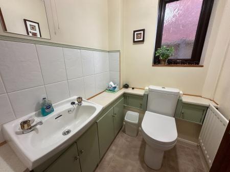 4 bedroom Detached house for sale in Elwyn Close, Stretton, Burton-on-Trent, DE13