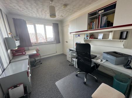 4 bedroom Detached house for sale in Elwyn Close, Stretton, Burton-on-Trent, DE13