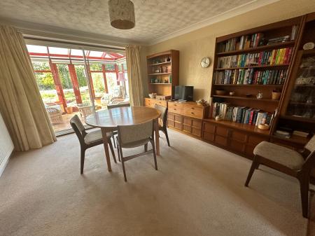 4 bedroom Detached house for sale in Elwyn Close, Stretton, Burton-on-Trent, DE13