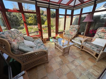 4 bedroom Detached house for sale in Elwyn Close, Stretton, Burton-on-Trent, DE13