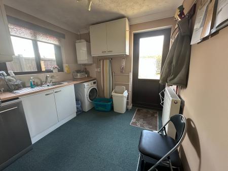 4 bedroom Detached house for sale in Elwyn Close, Stretton, Burton-on-Trent, DE13