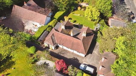 Highfield Drive, Burton-on-Trent, DE15