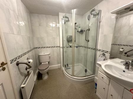 2 bedroom Bungalow for sale in Holly Green, Stapenhill, Burton-on-Trent, DE15