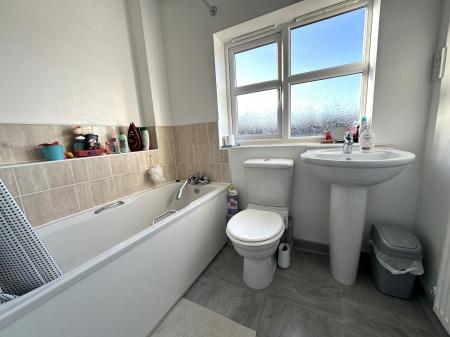 4 bedroom Town house for sale in Panama Road, Burton-on-Trent, DE13