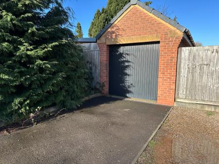 4 bedroom Town house for sale in Panama Road, Burton-on-Trent, DE13