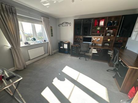 5 bedroom Detached house for sale in Sidings Drive, Drakelow, Burton-on-Trent, DE15