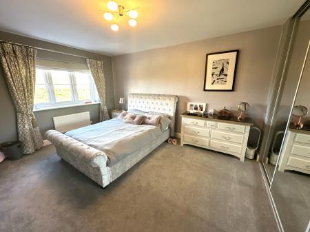 5 bedroom Detached house for sale in Sidings Drive, Drakelow, Burton-on-Trent, DE15