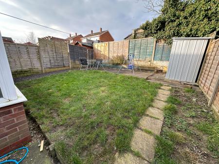 3 bedroom Semi-detached house for sale in Stoneydale Close, Swadlincote, DE11