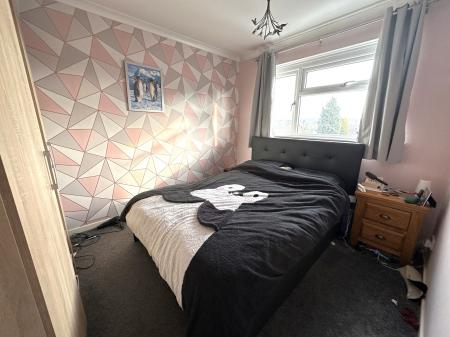 3 bedroom Semi-detached house for sale in Stoneydale Close, Swadlincote, DE11