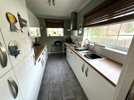 4 bedroom Detached bungalow for sale in The Dingle, Stapenhill, Burton-on-Trent, DE15