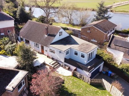 4 bedroom Detached bungalow for sale in The Dingle, Stapenhill, Burton-on-Trent, DE15