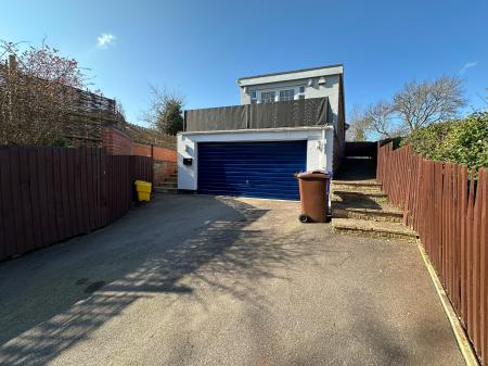 4 bedroom Detached bungalow for sale in The Dingle, Stapenhill, Burton-on-Trent, DE15
