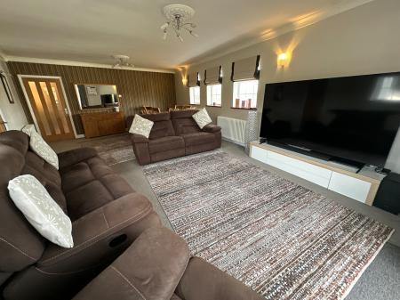 4 bedroom Detached bungalow for sale in The Dingle, Stapenhill, Burton-on-Trent, DE15