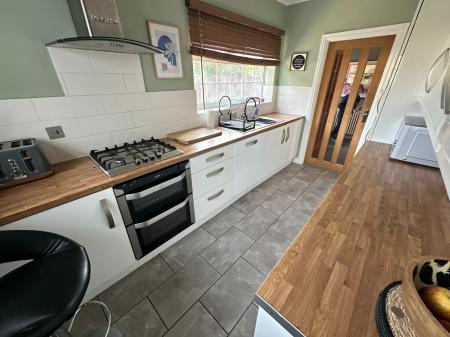 4 bedroom Detached bungalow for sale in The Dingle, Stapenhill, Burton-on-Trent, DE15