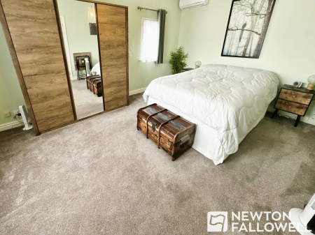 2 bedroom Detached house for sale in The Green, Stretton, Burton-on-Trent, DE13